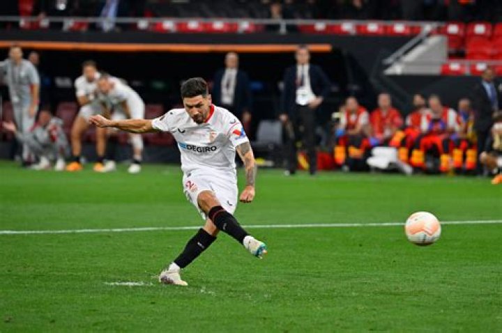 
Who is Gonzalo Montiel, Argentina player who scored winning penalty for Sevilla in Europa League Final 